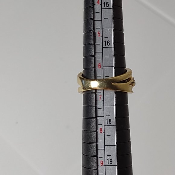 Cute Gold Tone Ring Size 6.5 - Picture 10 of 11